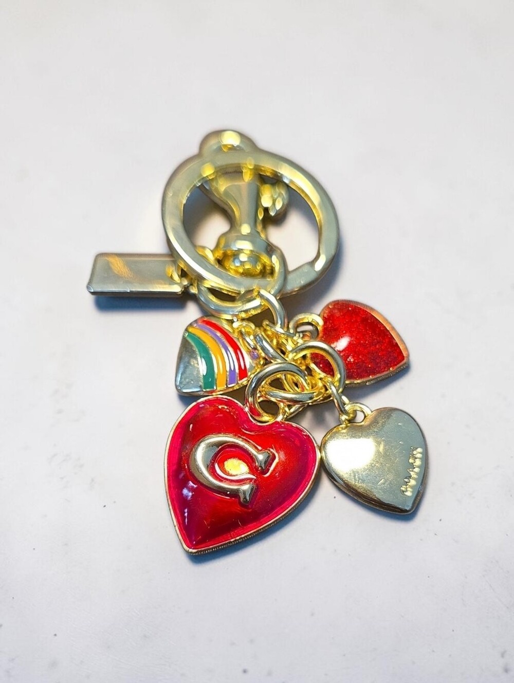 Coach NWOT Gold-Tone Multi-Heart Enamel Key & Card Holder in Red